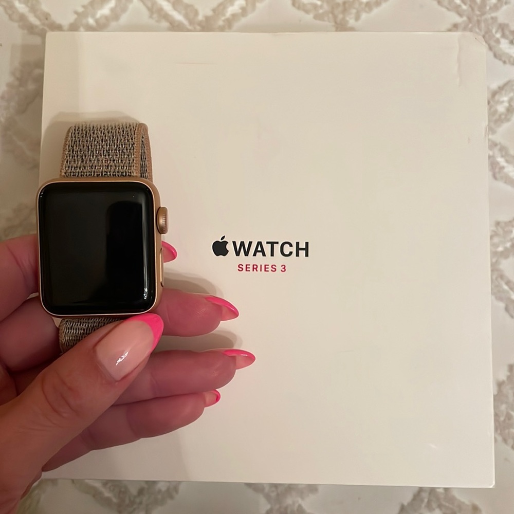 Apple Watch Series 3 Barely Worn (Rose Gold)